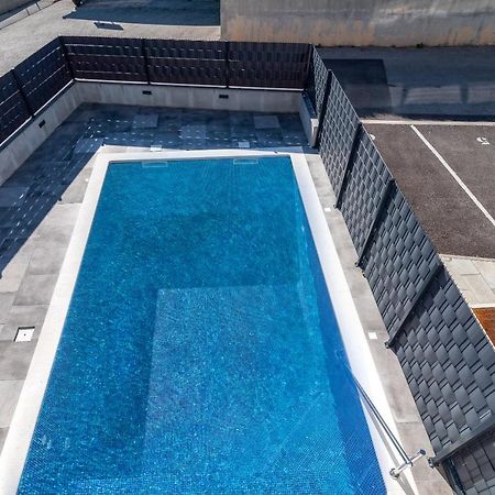Poolside 2 Bedroom Ap. Mare Trogir Exterior foto
