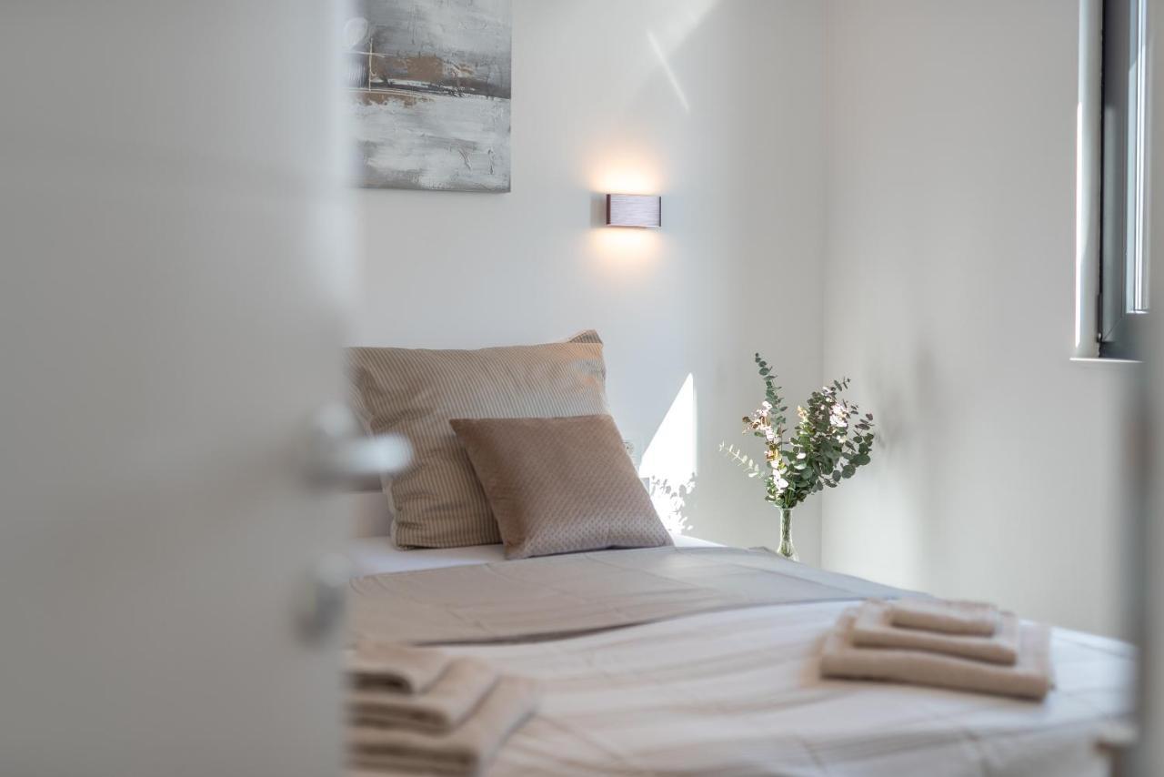 Poolside 2 Bedroom Ap. Mare Trogir Exterior foto